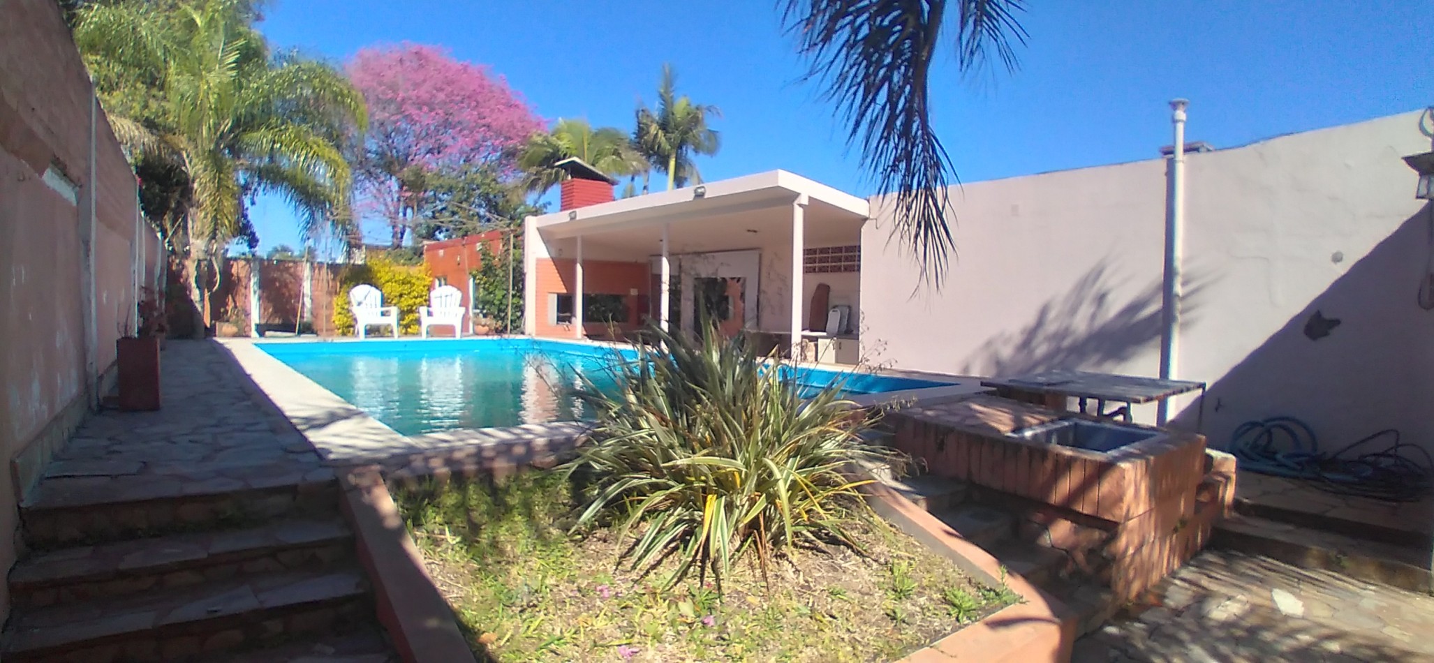 Casa de ensueño con jardin y piscina en Barrio Oeste de Reconquista