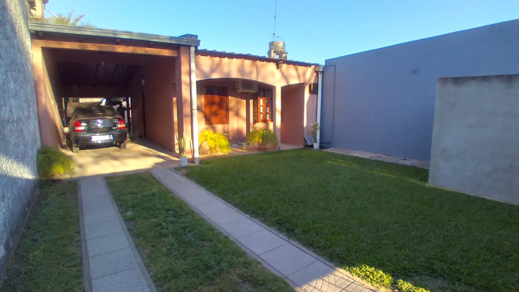Casa + Local en Venta - Reconquista