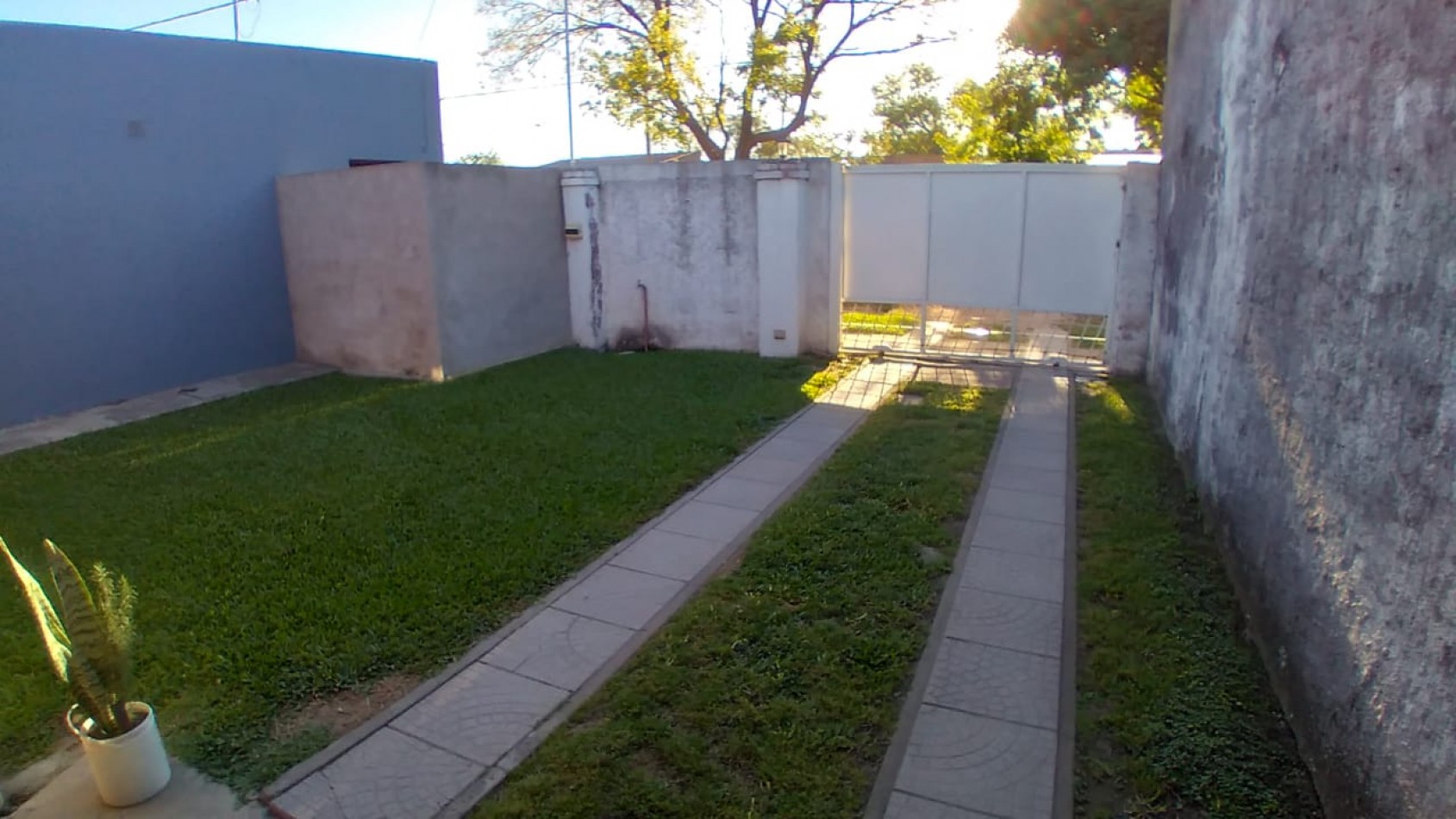 Casa + Local en Venta - Reconquista