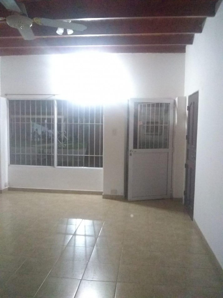 Casa + Local en Venta - Reconquista