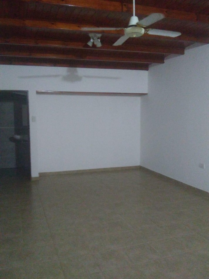 Casa + Local en Venta - Reconquista