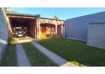 Casa + Local en Venta - Reconquista
