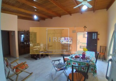 : Dos casas en un mismo terreno en Bo Lanceros del Sauce de la ciudad de Reconquista: una oportunidad para vida multifamiliar.